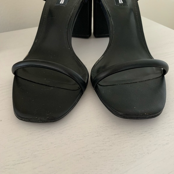 Design Lab Black Heels - Picture 4 of 4